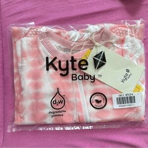 SOLD - NIB kyte crepe riptide zip up footie pjs 12-18